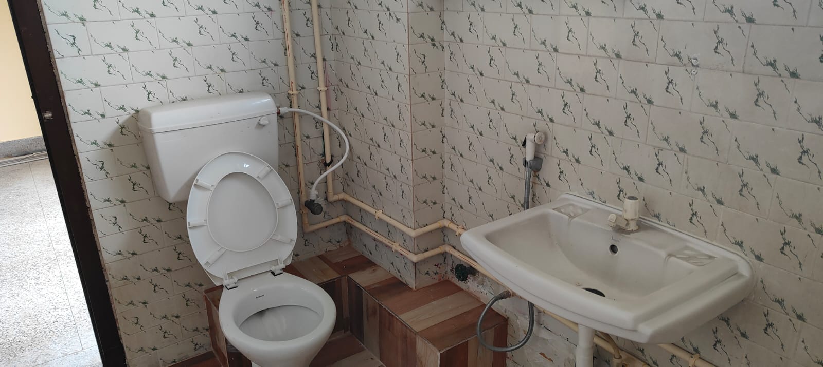 Semi Furnished 3bhk in Ratnagiri Rd, Bamunimaidan, Guwahati, Assam 781021, India for Rent